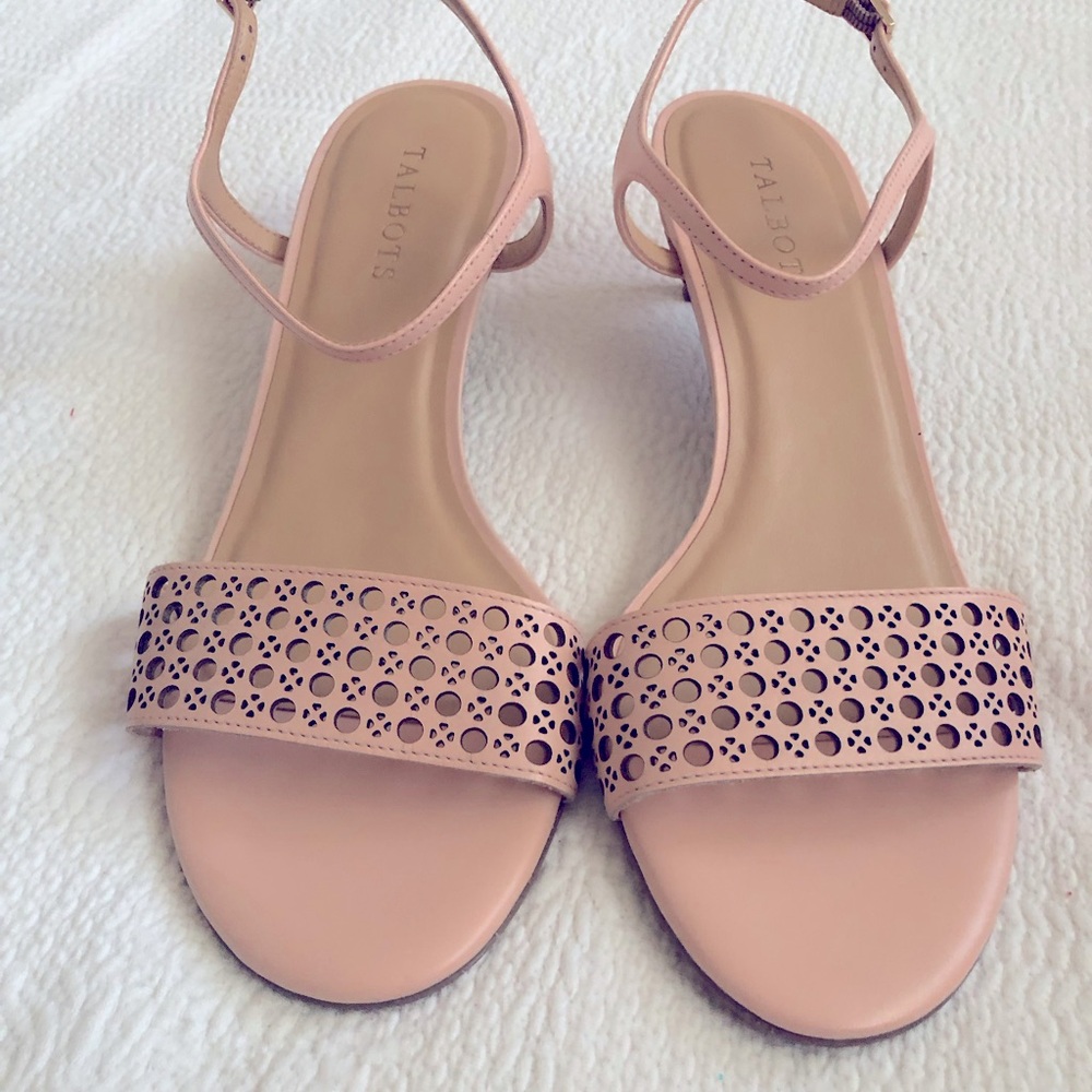 Talbots Pila Perforated Cameo Pink Kitten Heels Size 10